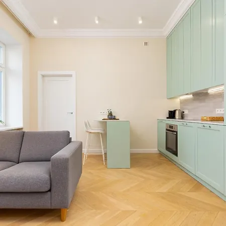 Targowa By Renters Apartment