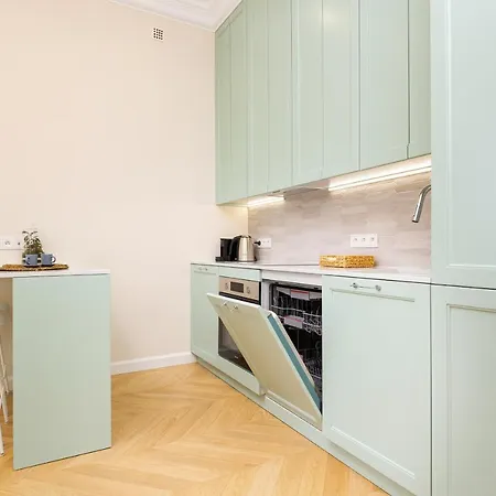 Targowa By Renters Apartment